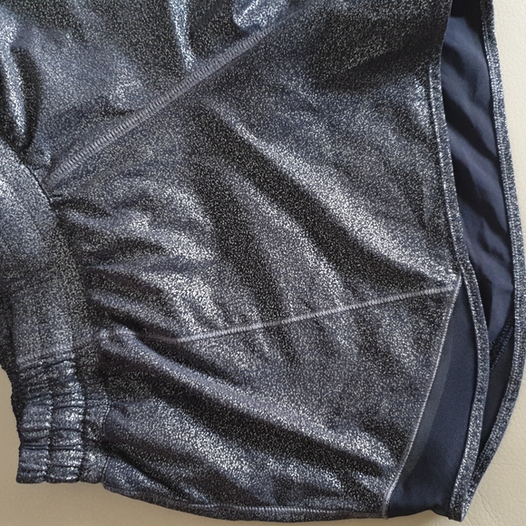 Lululemon iridescent short shorts - Picture 4 of 11